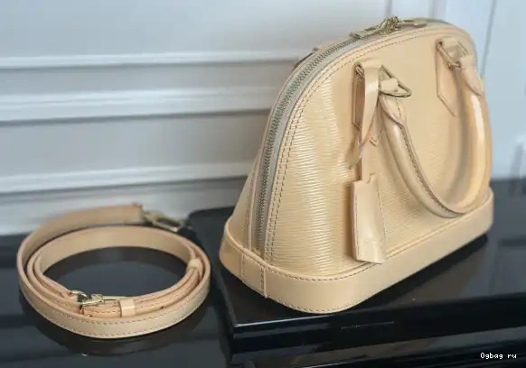 VUITTON BB-23.5*17.5*11.5cm LOUIS ALMA 0604